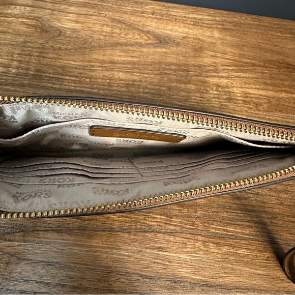 Michael Kors Brown Clutch / Wristlet - Picture 5 of 6